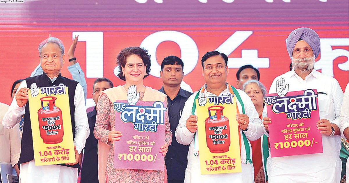 Rs 10K to woman family head, LPG at Rs 500 to 1.04 cr families
